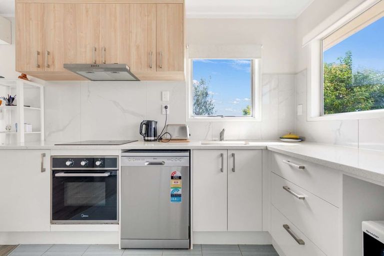 Photo of property in 3/54 Lynwood Road, New Lynn, Auckland, 0600