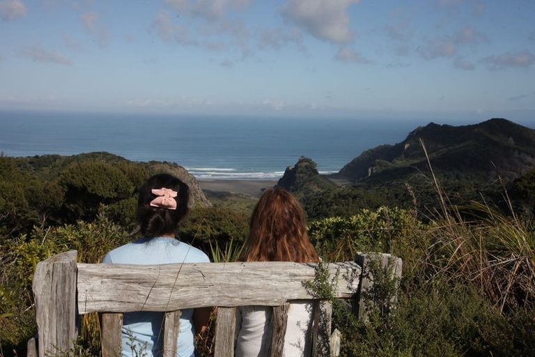 Photo of property in 128 Lone Kauri Road, Karekare, Auckland, 0772