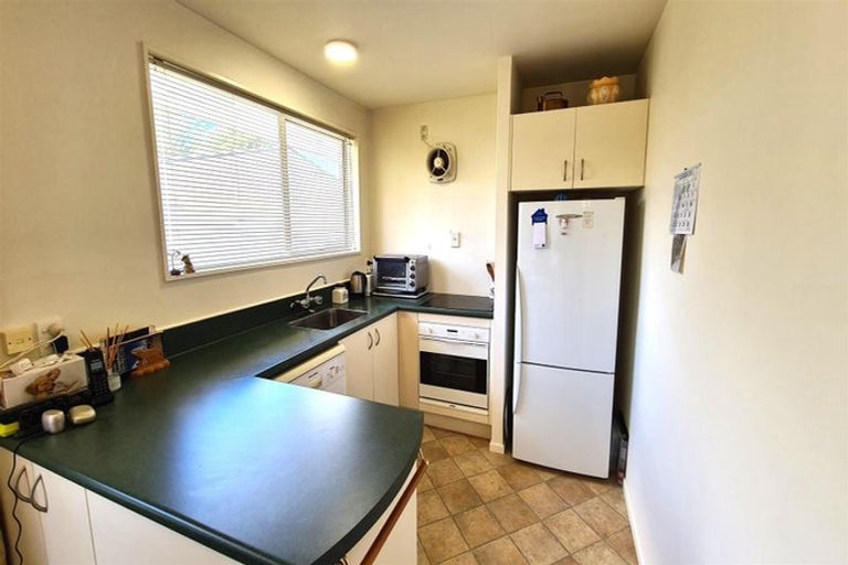 Photo of property in 2/8 Camrose Place, Ilam, Christchurch, 8041