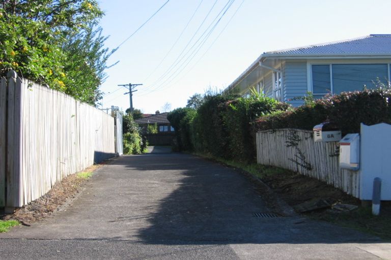 Photo of property in 8 Roberts Road, Te Atatu South, Auckland, 0610
