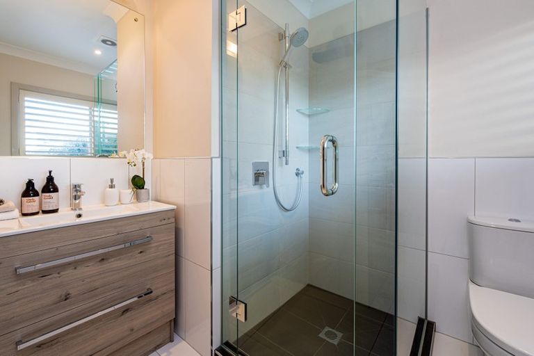 Photo of property in 26 Castor Bay Road, Castor Bay, Auckland, 0620