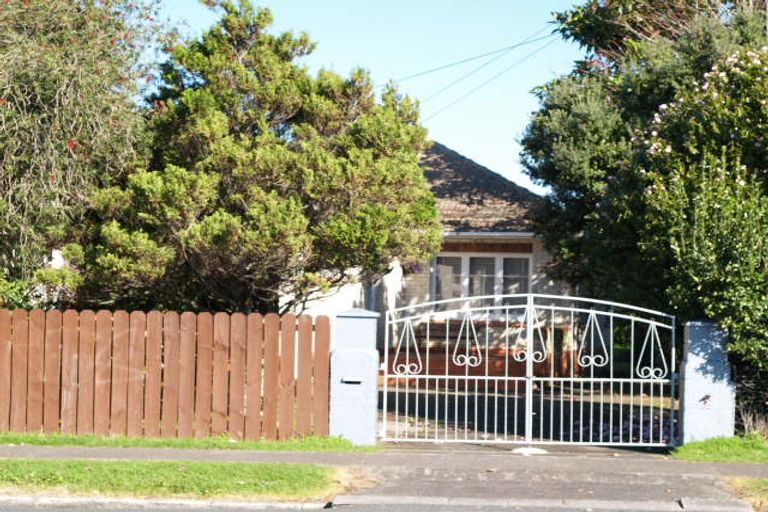 Photo of property in 22 Yates Road, Mangere East, Auckland, 2024