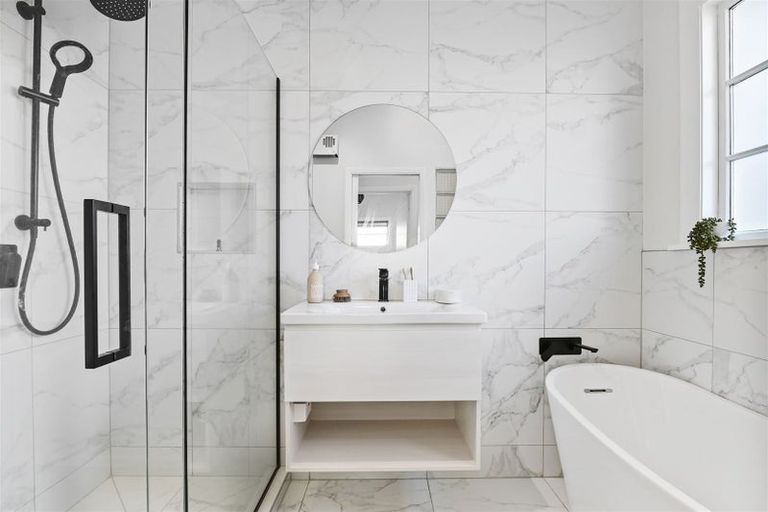 Photo of property in 35 Paparoa Street, Papanui, Christchurch, 8053