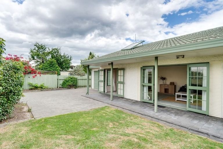 Photo of property in 8a Surrey Street, Taradale, Napier, 4112