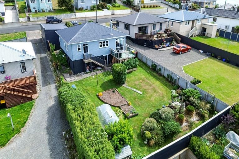 Photo of property in 23 Osborne Street, Riverton/aparima, Riverton, 9822
