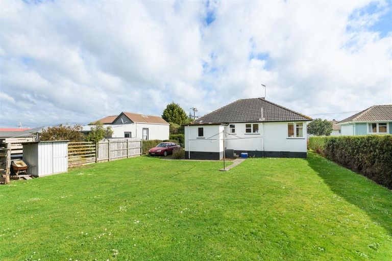 Photo of property in 28 Ahuru Street, Marton, 4710