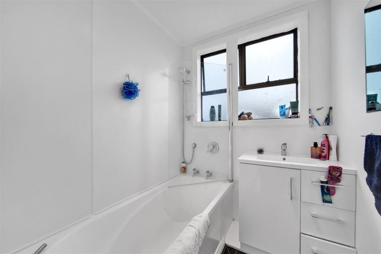 Photo of property in 68 South Road, Manaia, 4612