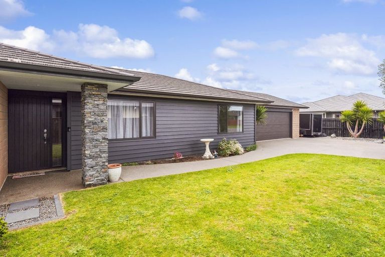 Photo of property in 8 Christow Court, Paraparaumu, 5032