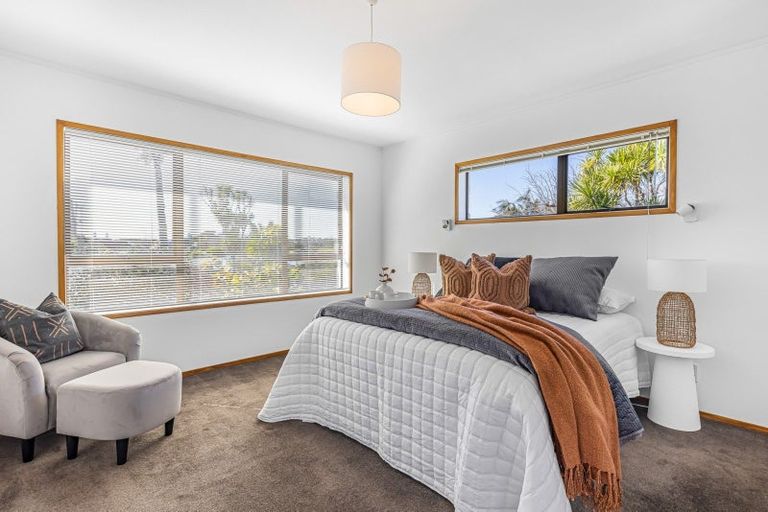 Photo of property in 55 Dignan Street, Point Chevalier, Auckland, 1022