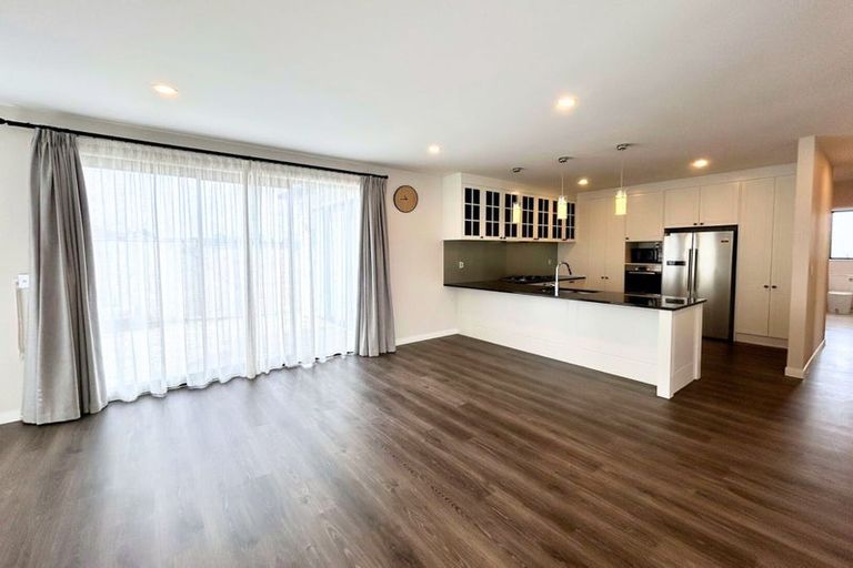 Photo of property in 20 Tararua Street, Massey, Auckland, 0614