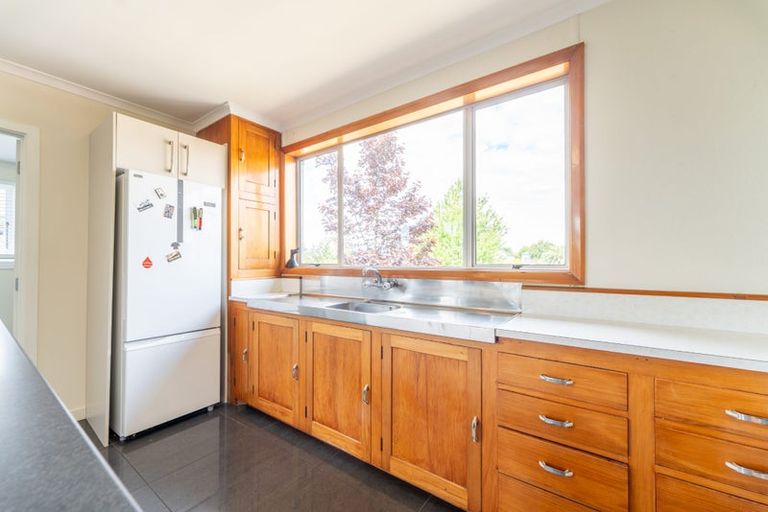 Photo of property in 35 Avenue Road, West End, Timaru, 7910