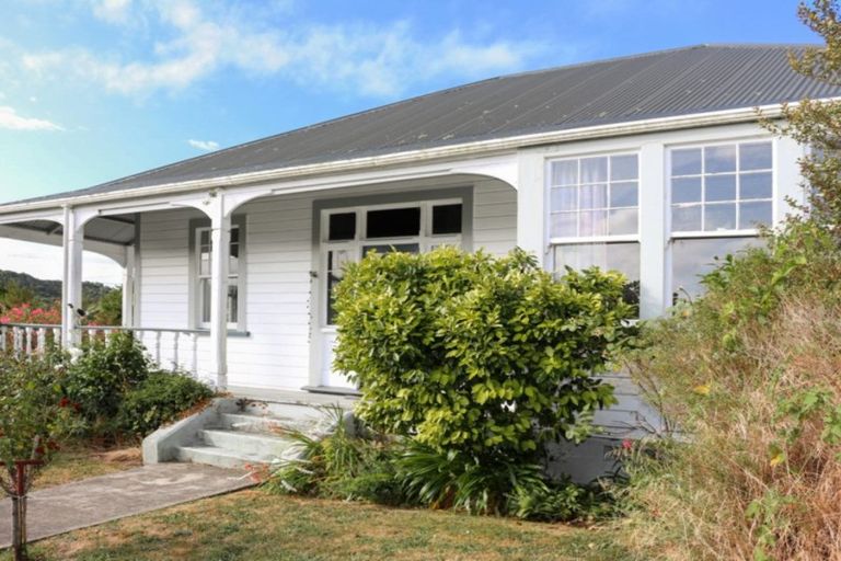 Photo of property in 144a Waikawa Road, Picton, 7220