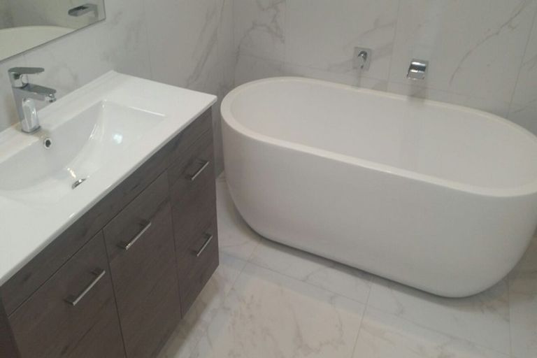 Photo of property in 2b Makura Road, Long Bay, Auckland, 0630