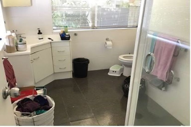 Photo of property in 18 Shetland Street, Glen Eden, Auckland, 0602