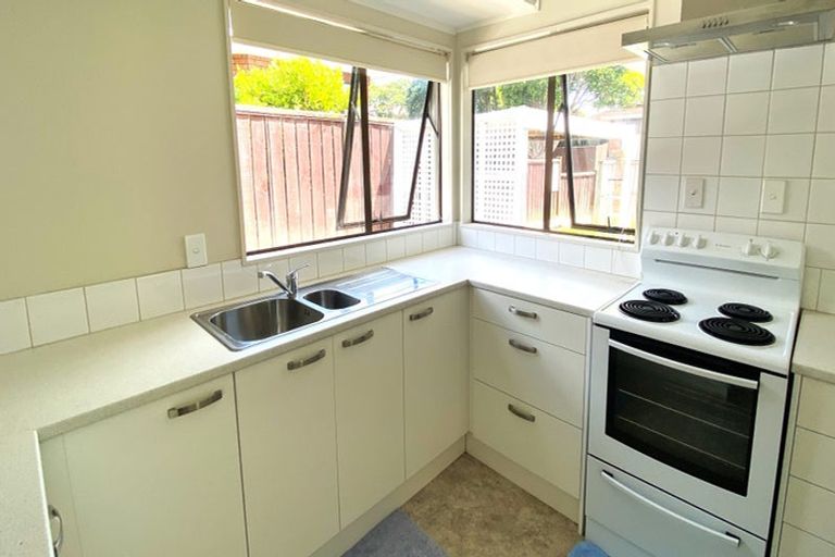 Photo of property in 1/15 Kurnell Drive, Botany Downs, Auckland, 2010