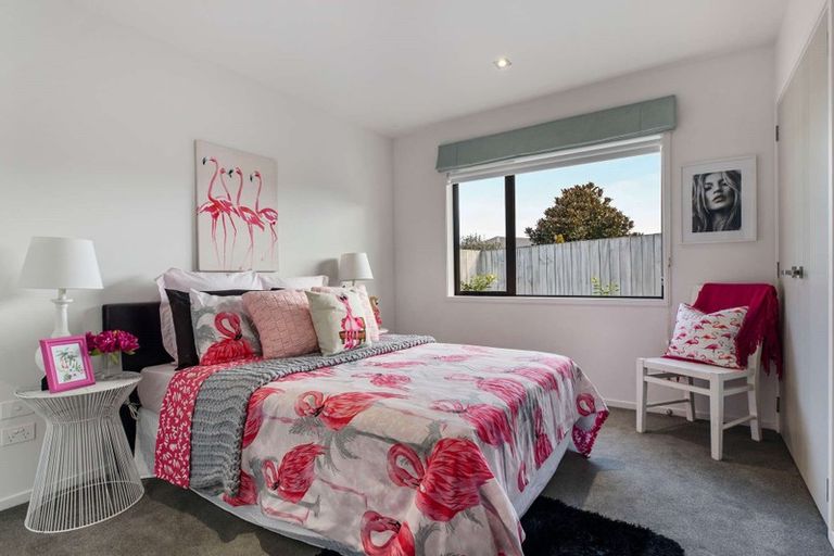 Photo of property in 32 Ripple Grove, Waiuku, 2123