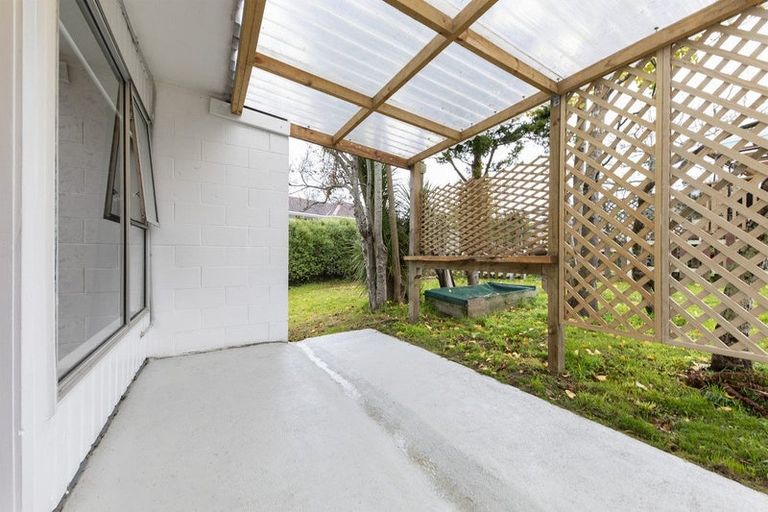 Photo of property in 7/108 West Coast Road, Glen Eden, Auckland, 0602