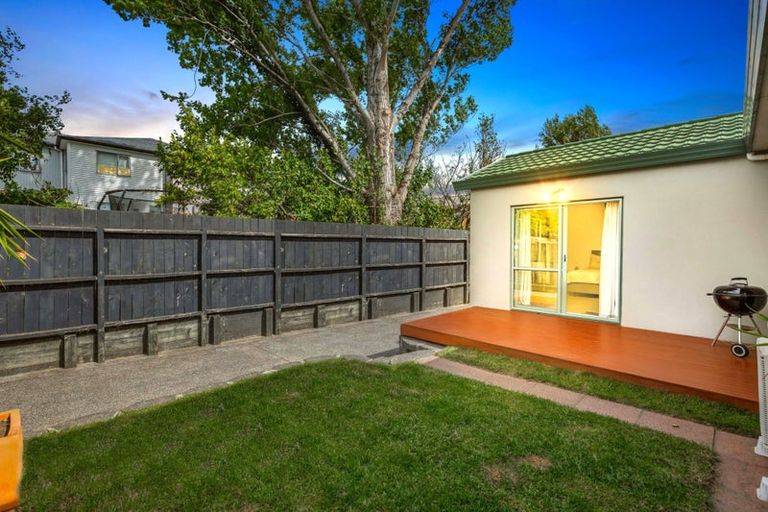 Photo of property in 5 Neta Grove, Henderson, Auckland, 0612