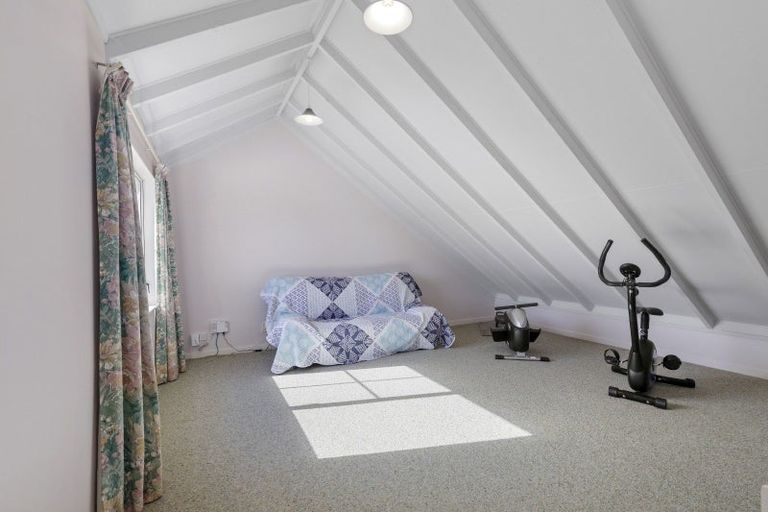 Photo of property in 3 Lemonwood Grove, Maungaraki, Lower Hutt, 5010