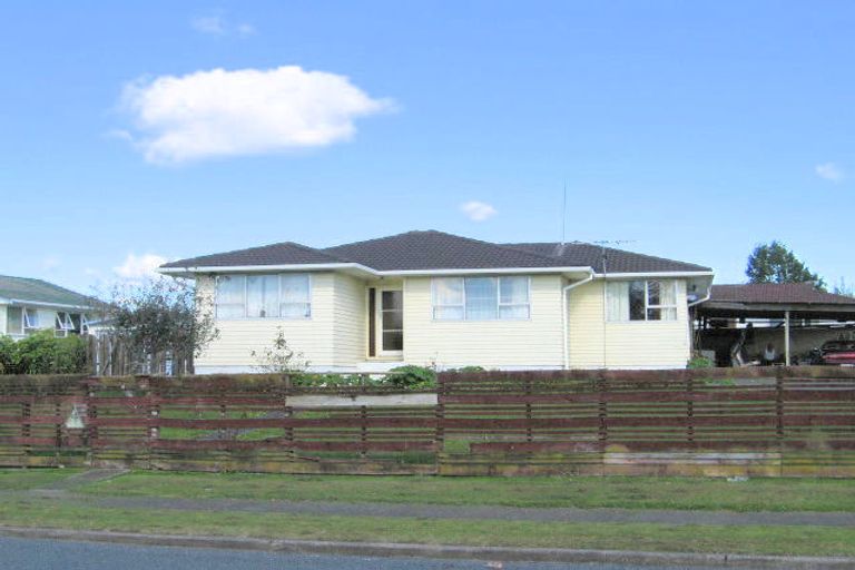 Photo of property in 1 Serrano Place, Clover Park, Auckland, 2023
