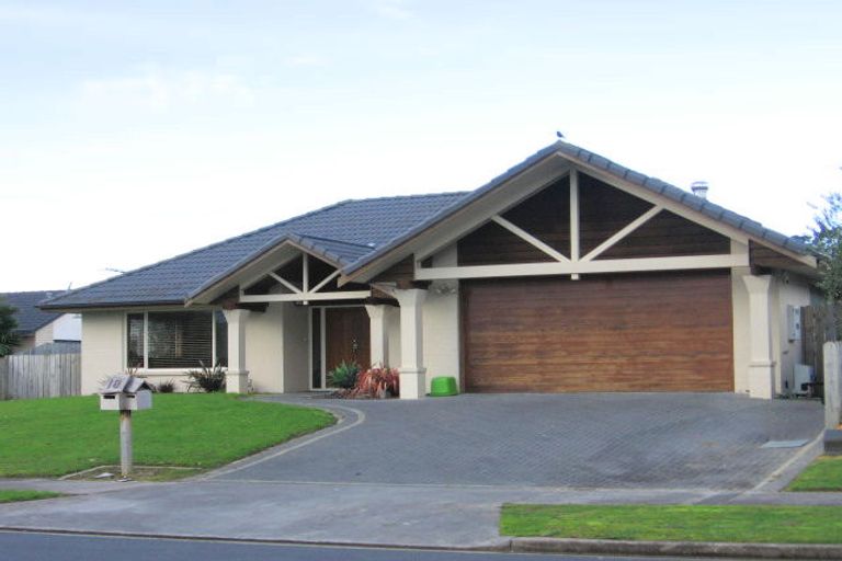 Photo of property in 18 Ridgefield Lane, East Tamaki Heights, Auckland, 2016