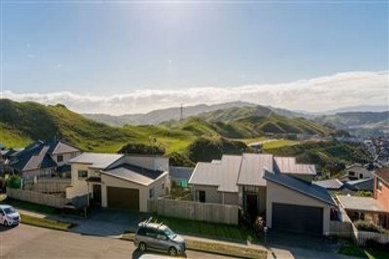 Photo of property in 2/9d Comber Place, Johnsonville, Wellington, 6037