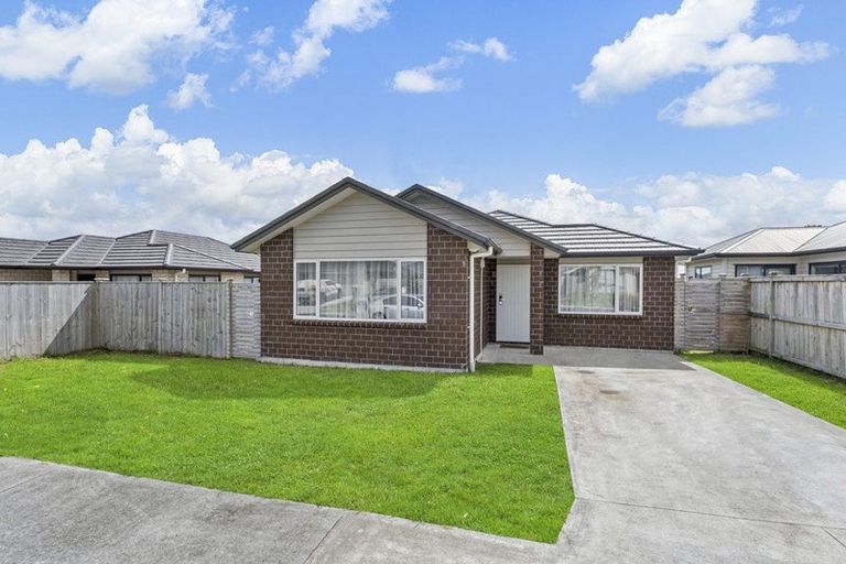 Photo of property in 28 Rainsford Road, Pukekohe, 2120