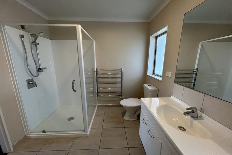 Photo of property in 237a Titirangi Road, Titirangi, Auckland, 0604