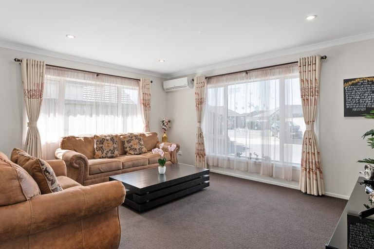 Photo of property in 5 Astelia Lane, Rototuna North, Hamilton, 3210