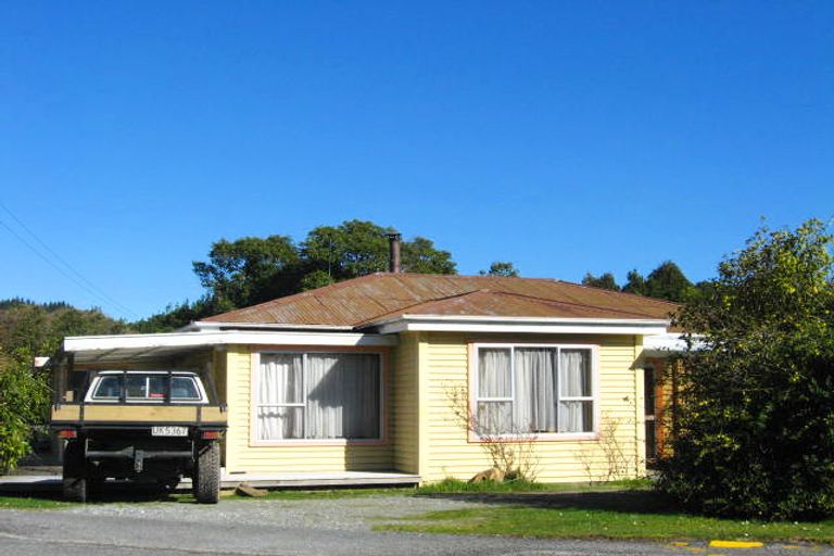 Photo of property in 114 Marsden Road, Greymouth, 7805