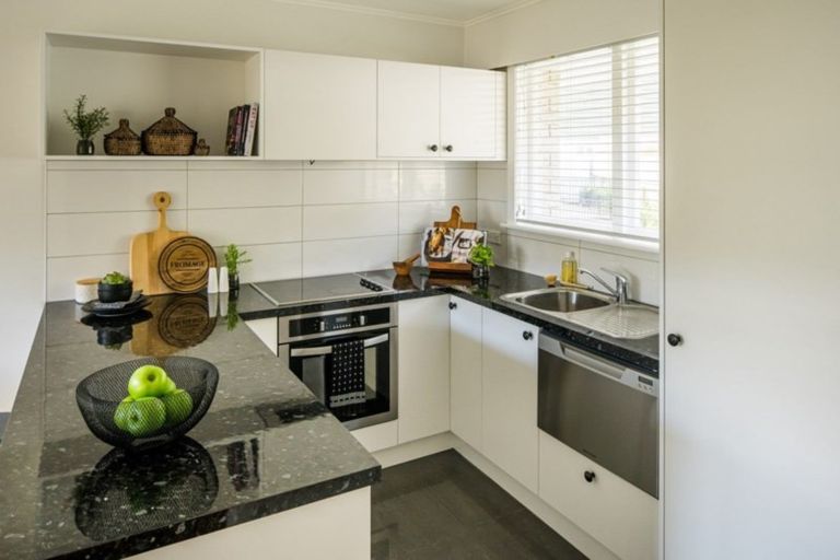 Photo of property in 8/238 Muritai Road, Eastbourne, Lower Hutt, 5013