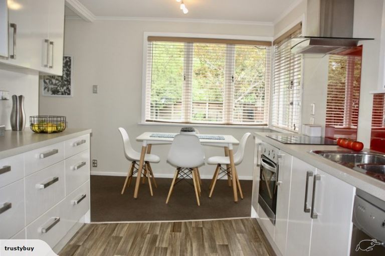 Photo of property in 198 Woodlands Park Road, Titirangi, Auckland, 0604