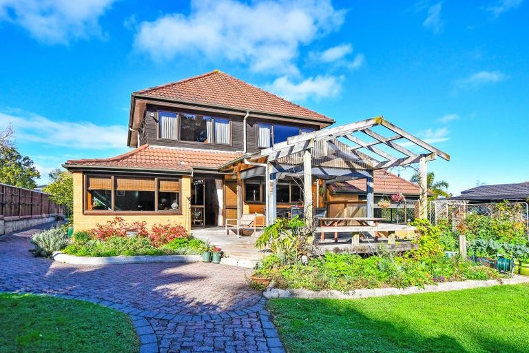 Photo of property in 8 Lemonwood Place, The Gardens, Auckland, 2105