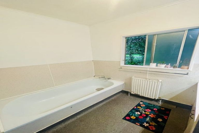 Photo of property in 2/50 Lincoln Avenue, Tawa, Wellington, 5028