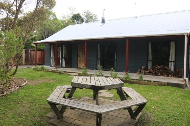 Photo of property in 64 Summerhill Drive, Fitzherbert, Palmerston North, 4410