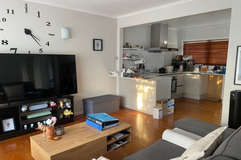 Photo of property in 3/13 Creamer Avenue, Belmont, Auckland, 0622