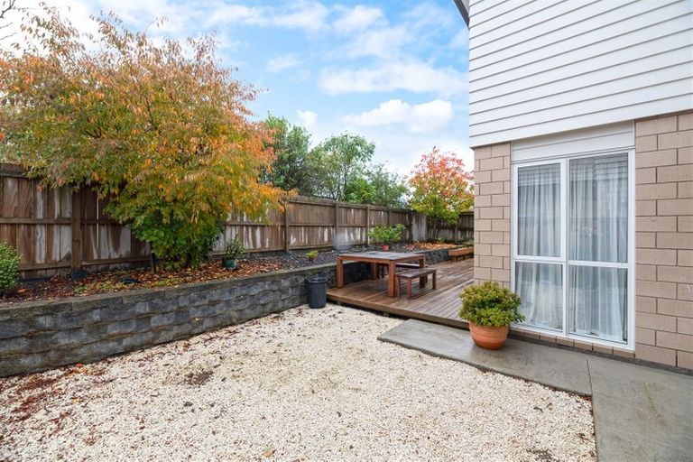 Photo of property in 19 Bordeaux Parade, Te Atatu South, Auckland, 0610