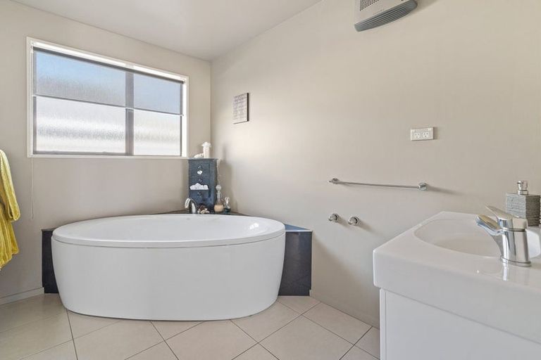 Photo of property in 1/113 Patterson Terrace, Halswell, Christchurch, 8025