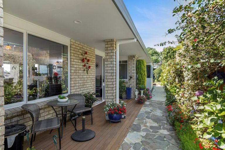 Photo of property in 15 Village Park Drive, Welcome Bay, Tauranga, 3112