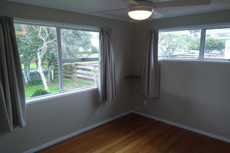 Photo of property in 59 Chilcott Road, Henderson, Auckland, 0612