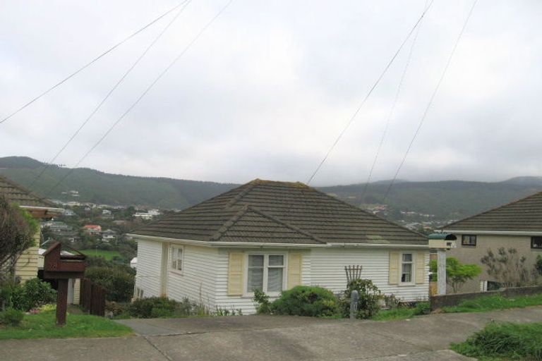 Photo of property in 26 Taylor Terrace, Tawa, Wellington, 5028