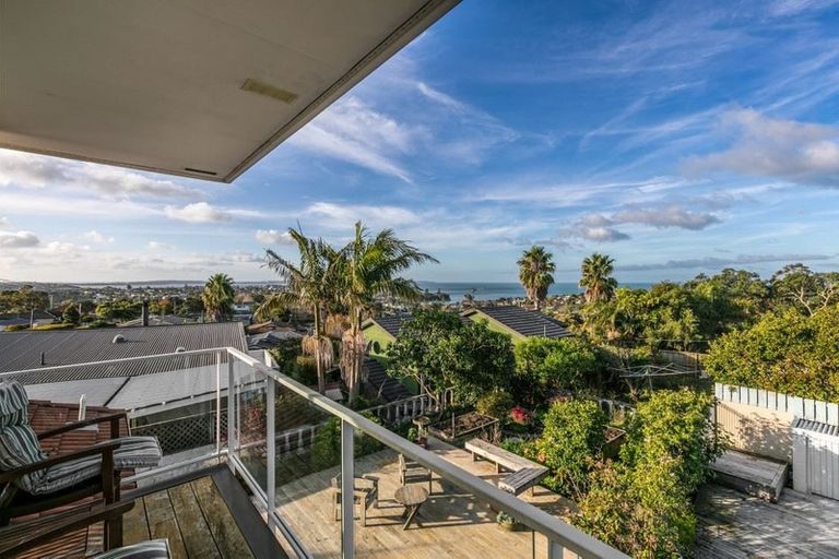 Photo of property in 13 Deep Creek Road, Torbay, Auckland, 0630