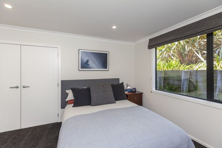 Photo of property in 3 Hihi Place, Waikanae, 5036