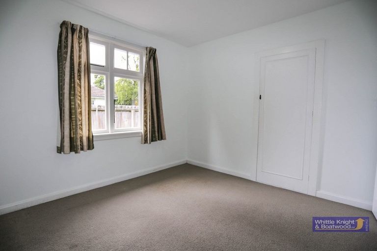 Photo of property in 124 Memorial Avenue, Burnside, Christchurch, 8053