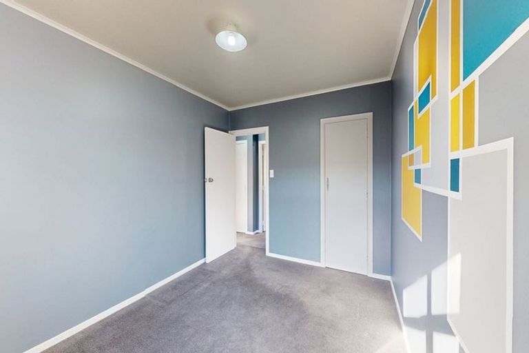 Photo of property in 2/15 Clouston Park Road, Ebdentown, Upper Hutt, 5018