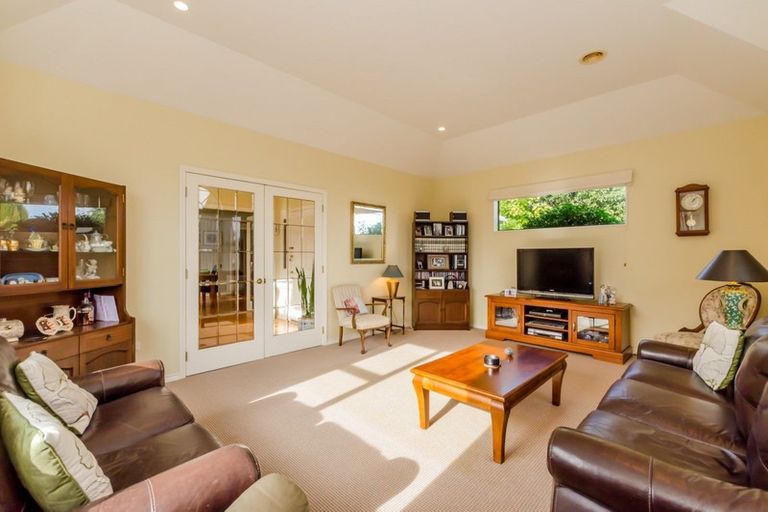 Photo of property in 105 Ngarara Road, Waikanae, 5036