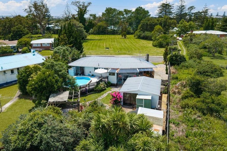 Photo of property in 83 Glen Marine Parade, Glendene, Auckland, 0602