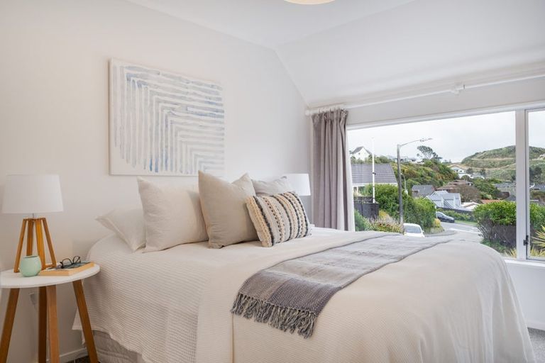 Photo of property in 8a Alister Way, Churton Park, Wellington, 6037