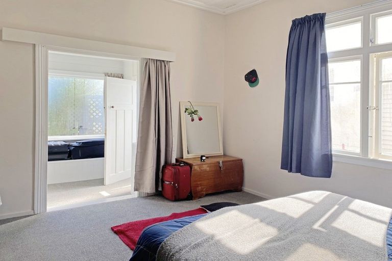 Photo of property in 105 Clyde Street, Balclutha, 9230