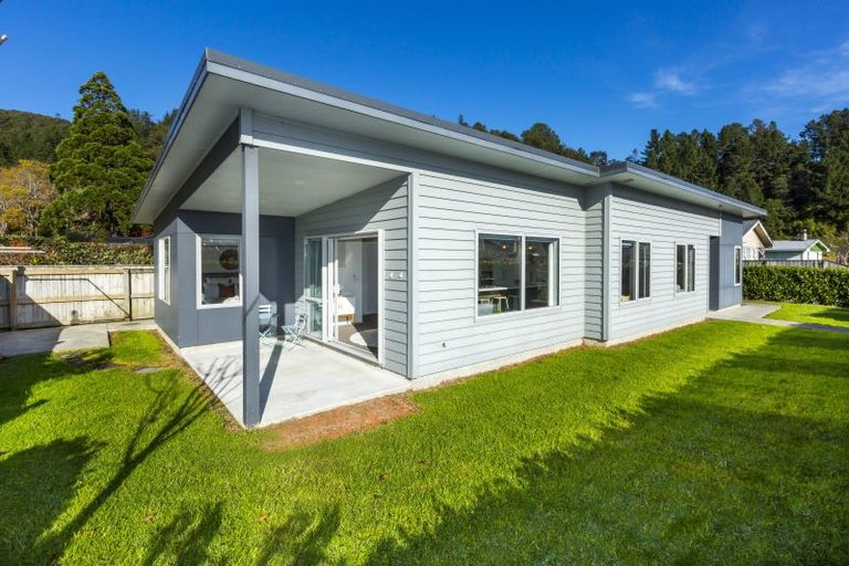 Photo of property in 16 Lane Street, Wallaceville, Upper Hutt, 5018